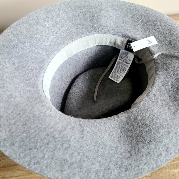 New with tag GAP gray fedora hat with velvet band. M/L - Picture 4 of 5